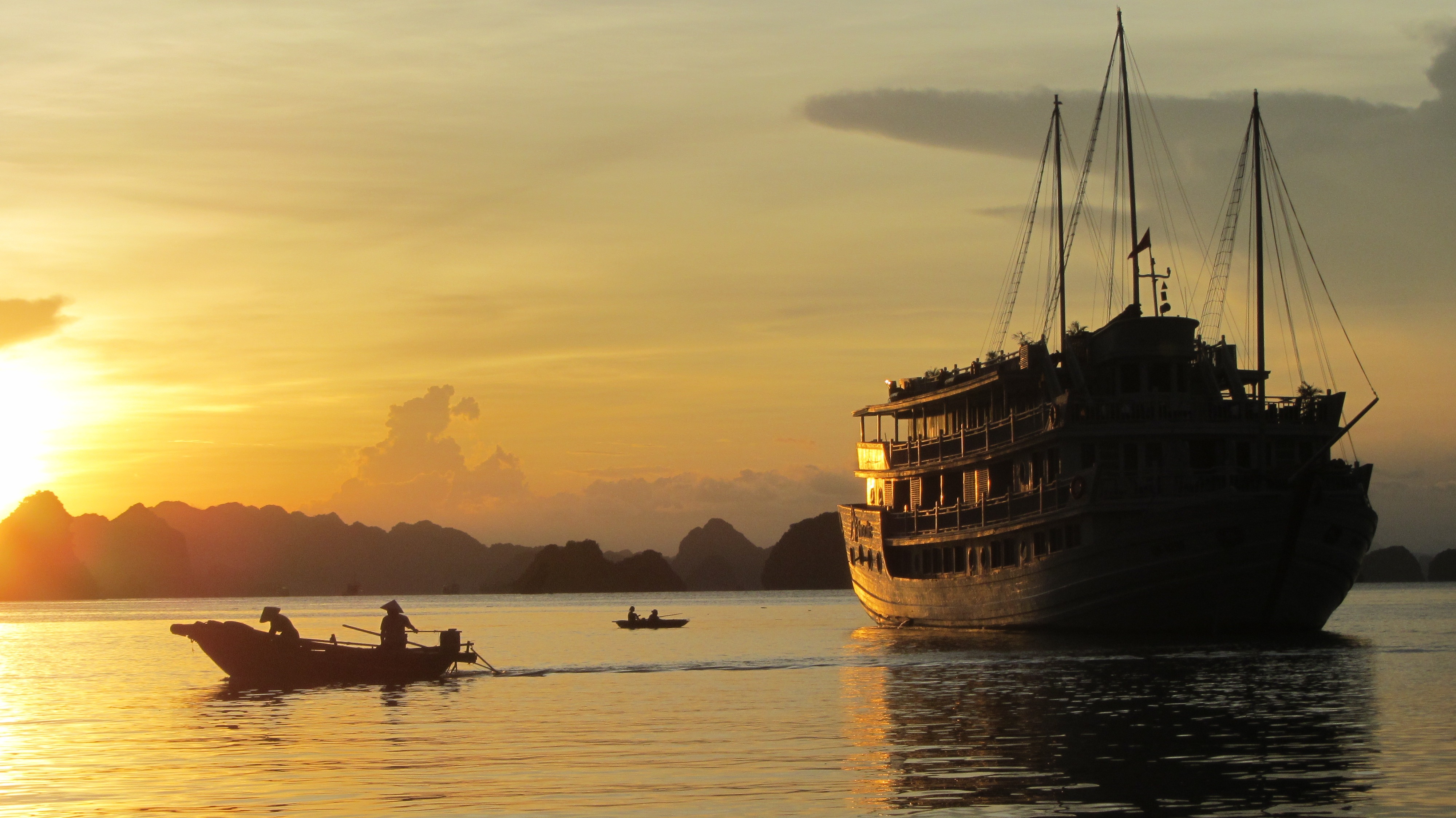 Complete First-Timer Guide to Halong Bay Cruise 2026