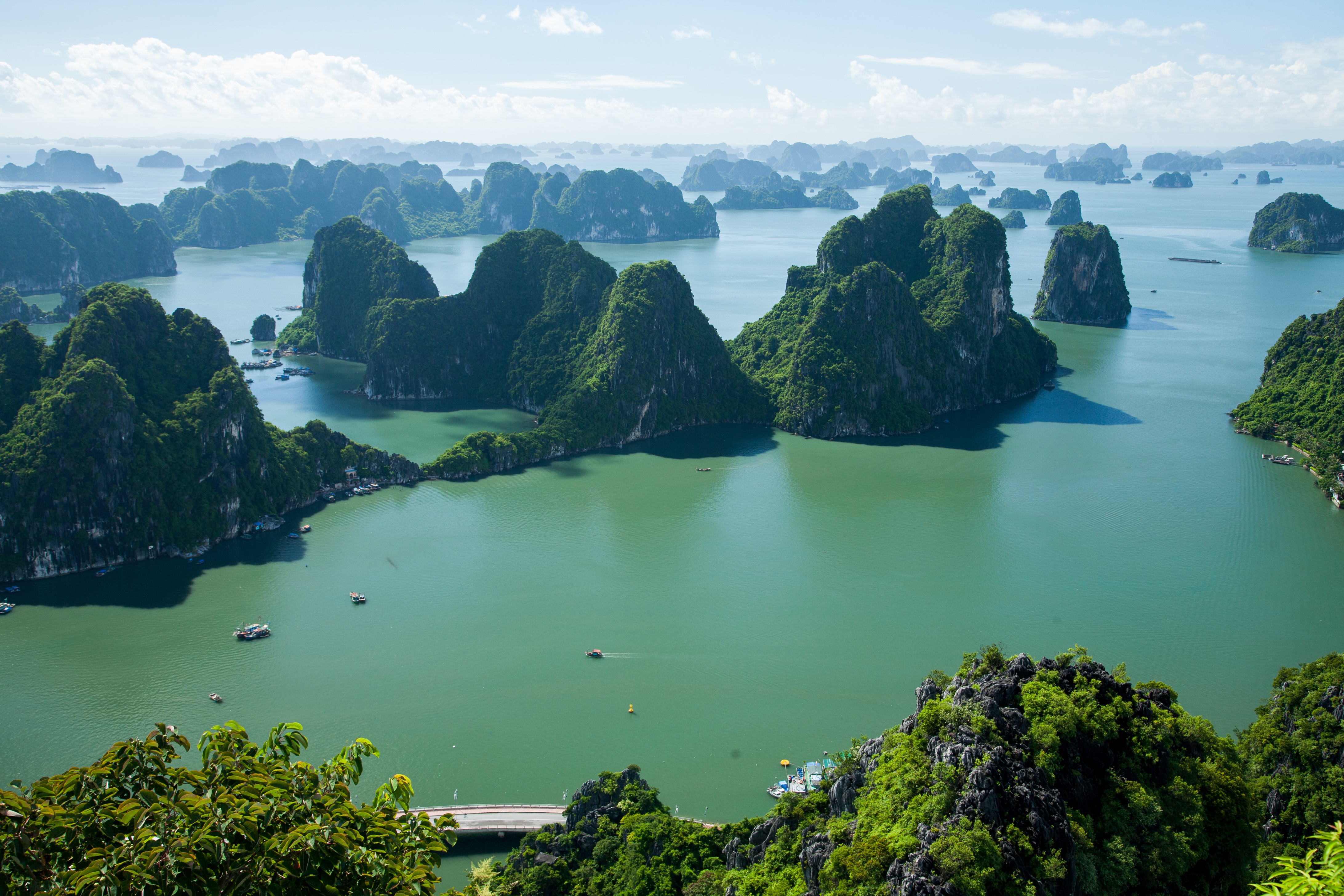 Halong Bay vs Lan Ha Bay: Which to Choose in 2026?
